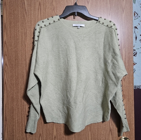 sioni milano Tops - Sioni Milano Green Blouse Faux Suede Arm Strips With Silver Studded Accents
